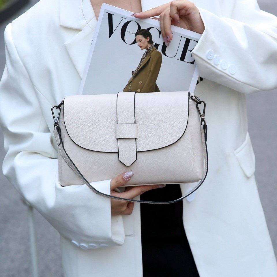 Soft Leather Crossbody Fashionable Bag For Middle-Aged Women
