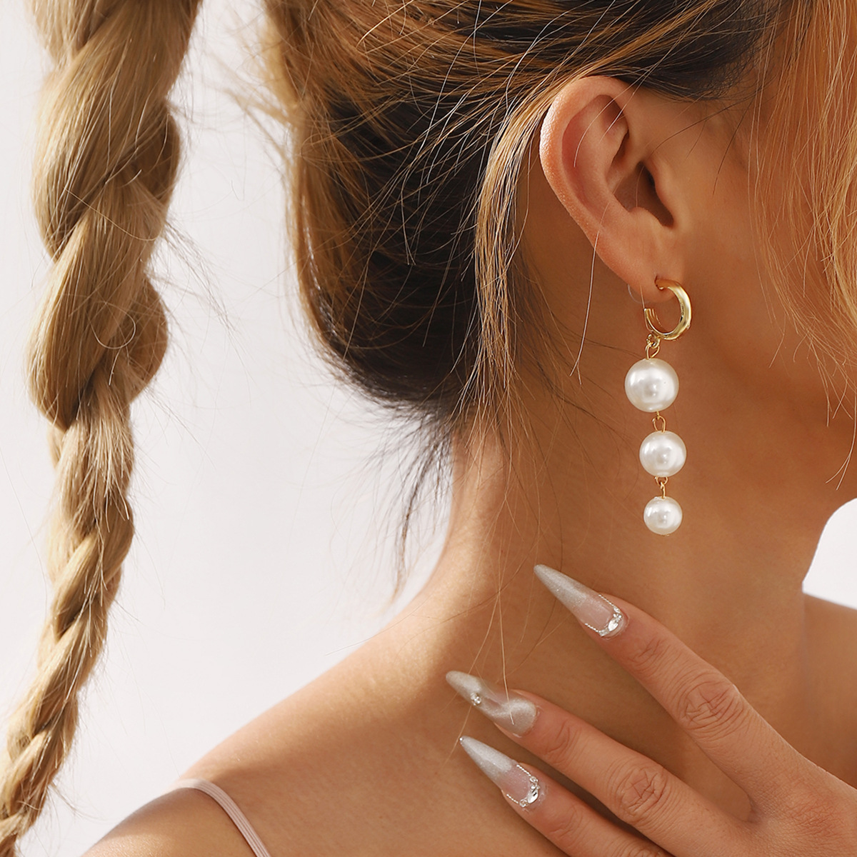 Cross-border Pearl Long Fringe Earrings Women's Mild Luxury Retro Palace Style Elegant All-match Ear Hook