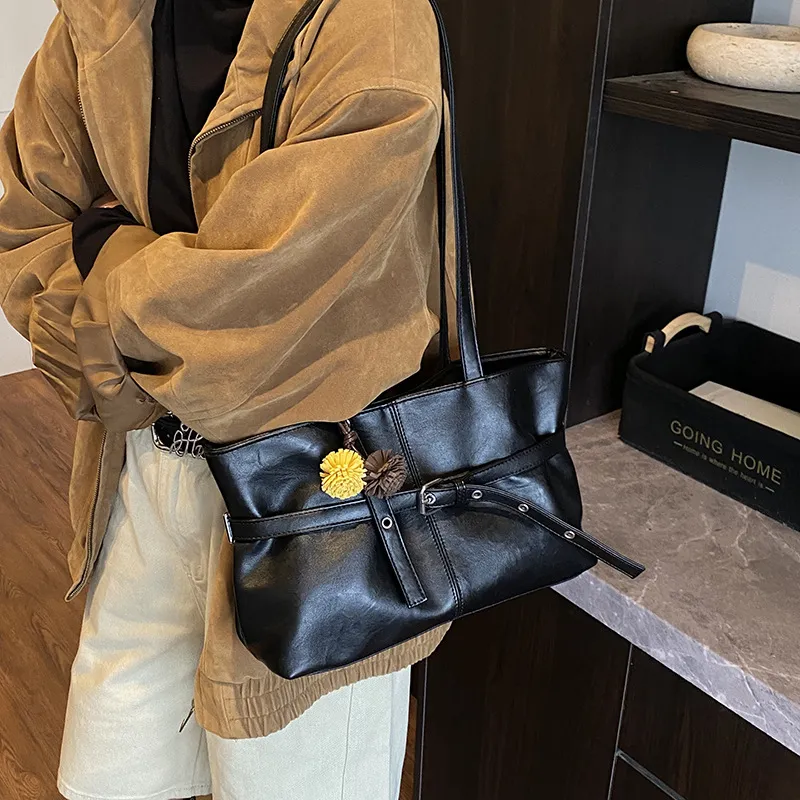 All-match One-shoulder Underarm Retro Commuter Tote - Black