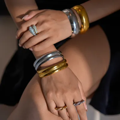 Women's Fashion Titanium Steel Fine Polished Surface Bracelet