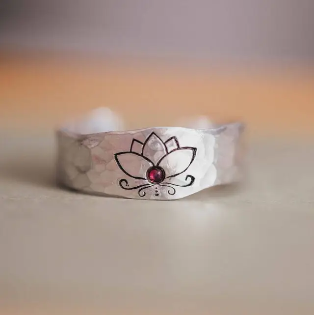 Stylish And Trendy Minimalist Alloy Electroplated Glossy Lotus Ring Silver - Shop at LoveMi