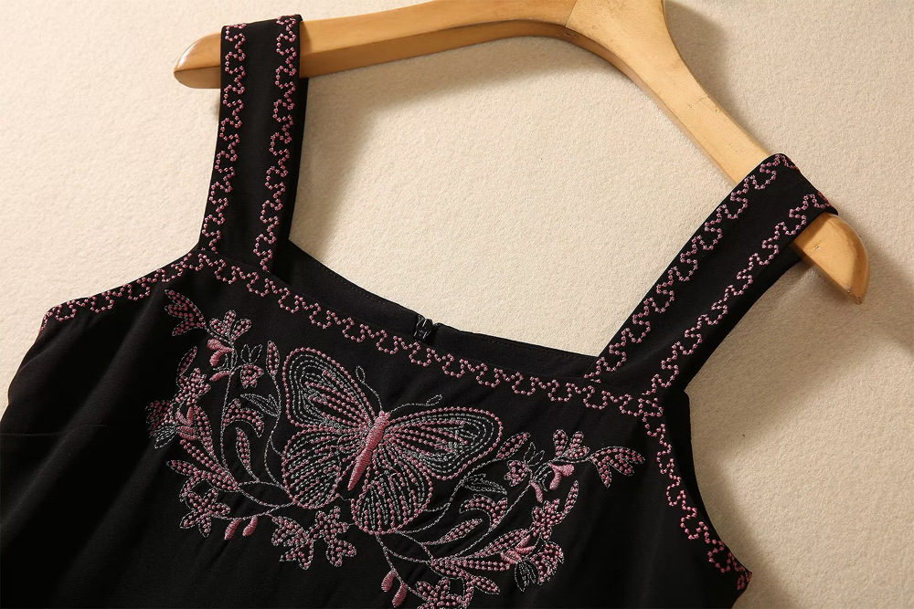 Heavy Industry Butterfly Positioning Embroidered Black Waist Dress Suspender Skirt