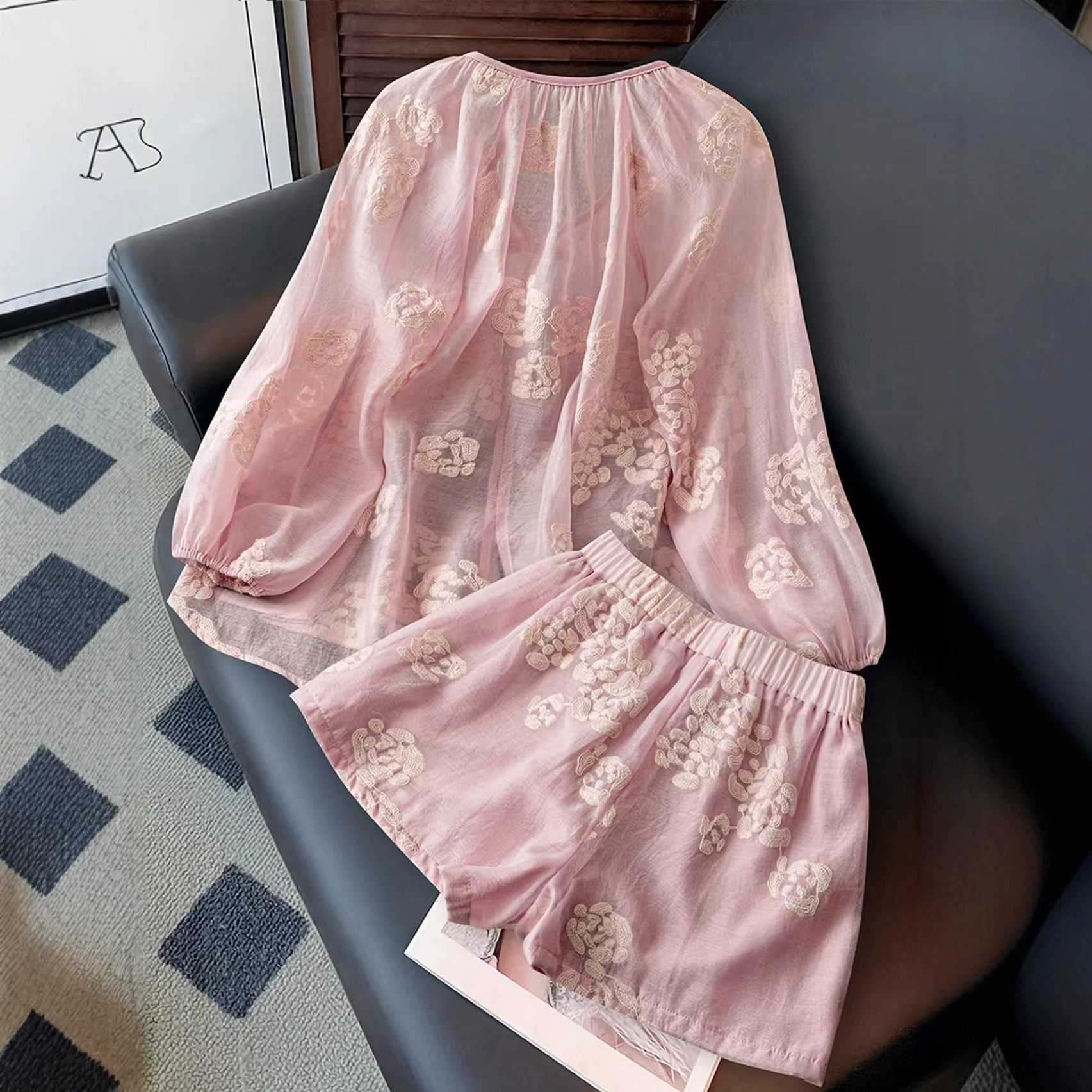 Womens European And American-style Fashionable Embroidered Shorts Set