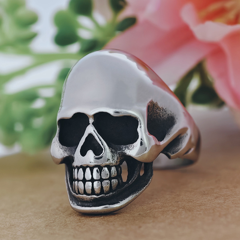 Skull-shaped Vintage Titanium Steel Ring With A Unique Edgy Design