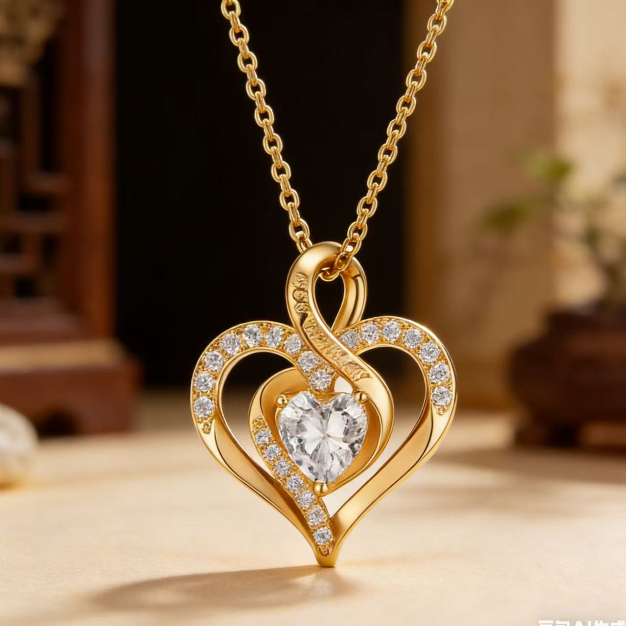 Heart Shaped Necklace With Diamond Inlaid Hollow Design Clavicle Length Chain