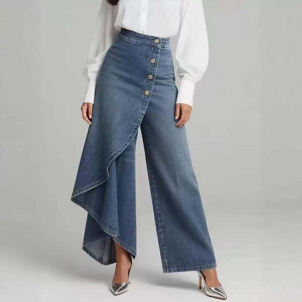 Women's denim skort in white