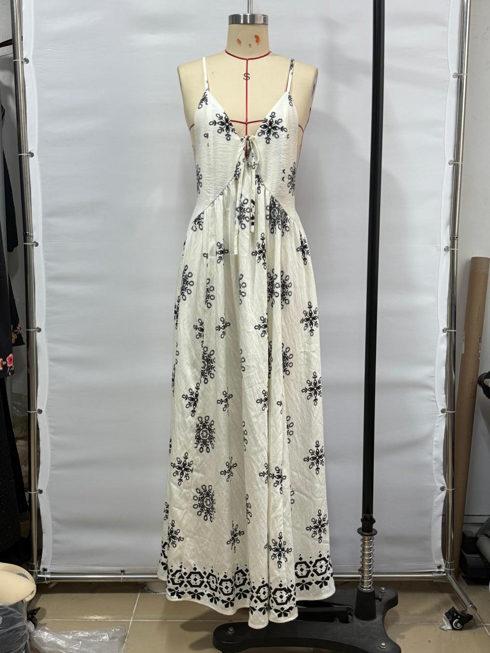 Buy Women's Clothing Online | Buy Trending Dresses for Women