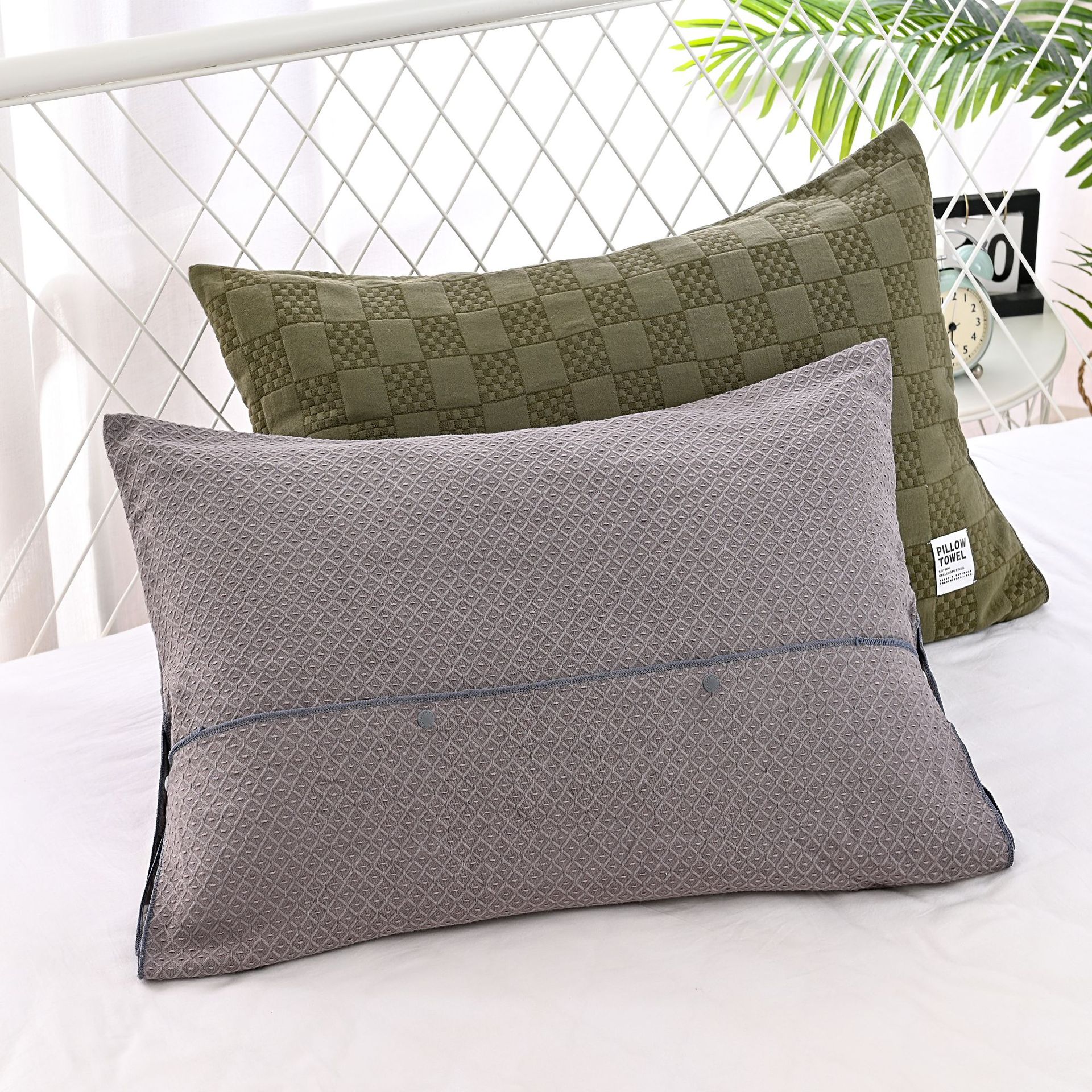 Jacquard Nordic Style Pair Of Bed Sheets And Pillowcases