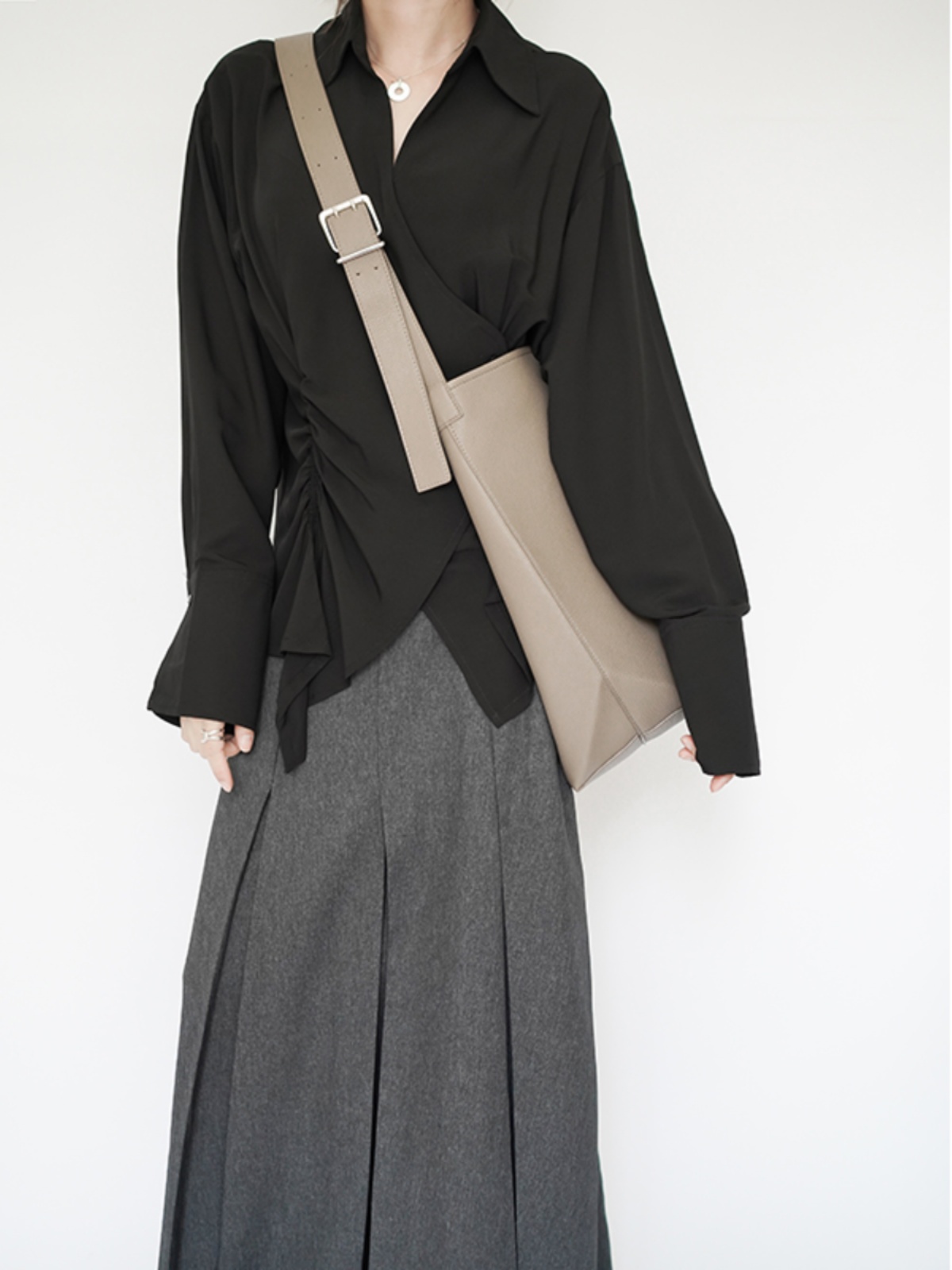 Large Capacity Solid Color Simple Lychee Pattern Bucket Bag — foto 6