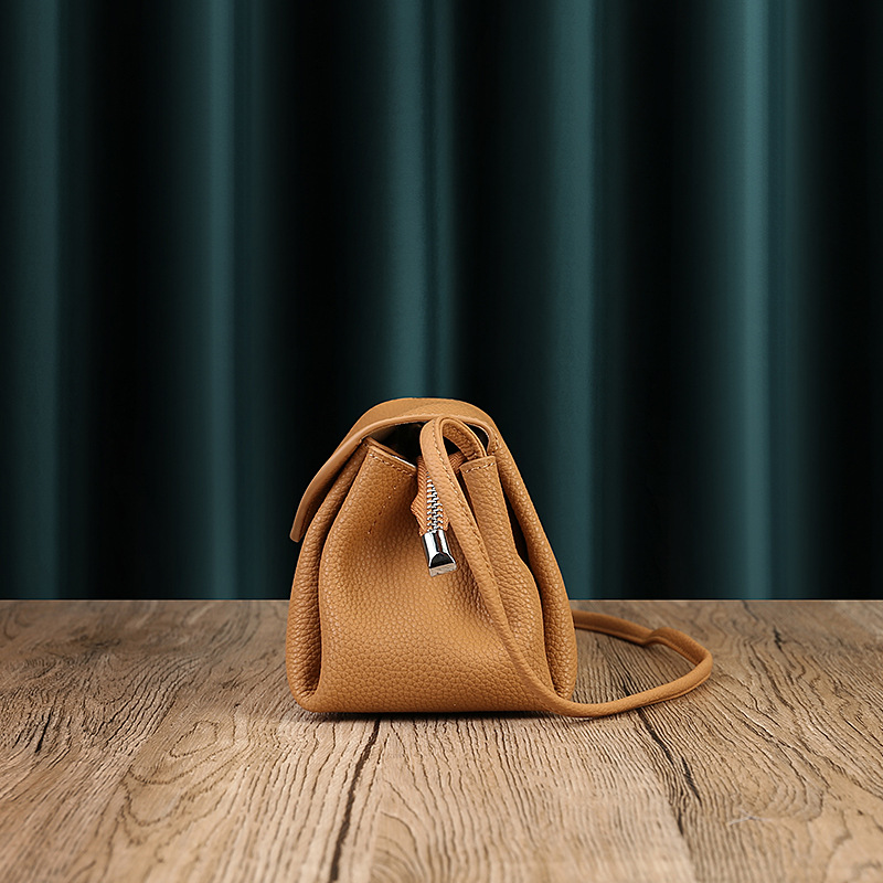 Soft Cowhide Pleated Underarm Crossbody Bag For Women 4