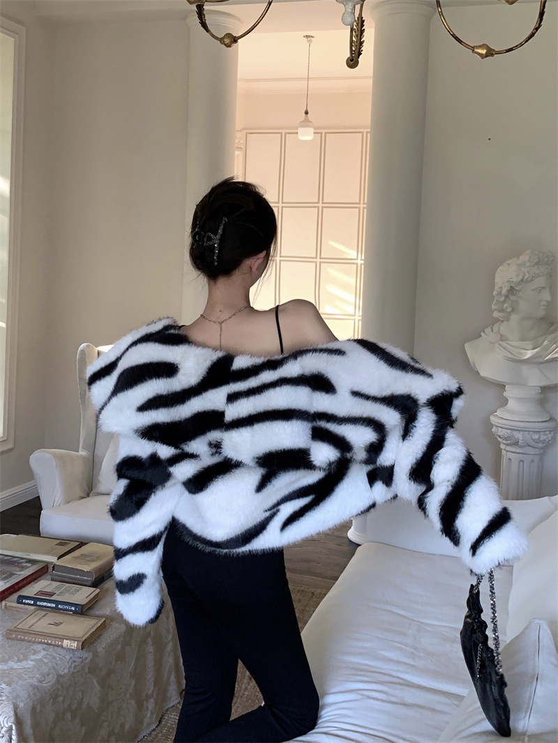 Heavy Industry Large Lapel Zebra Pattern Environmental Protection Fur Short Coat