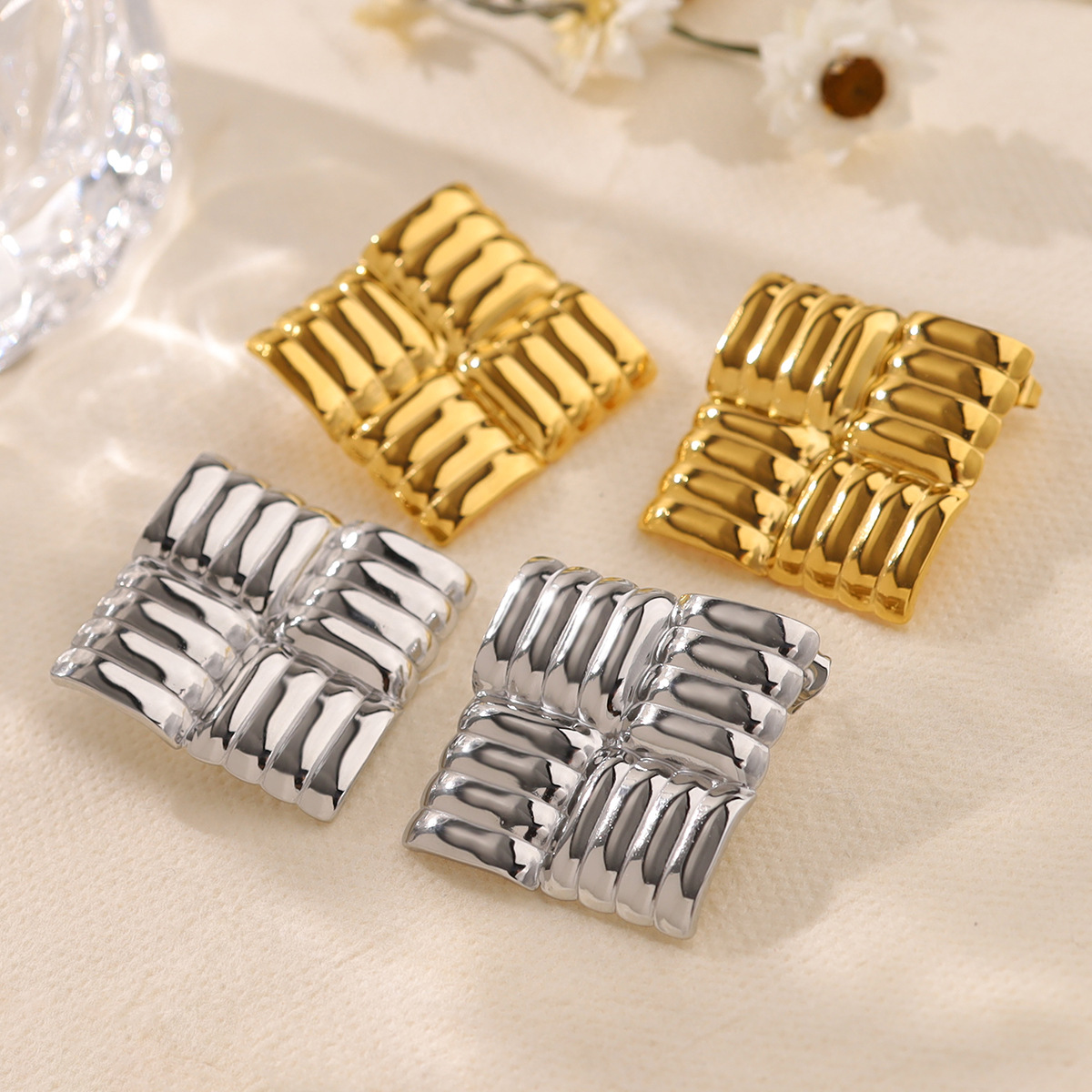 Women's Fashion Concave-convex Geometric Diamond Plaid Earrings