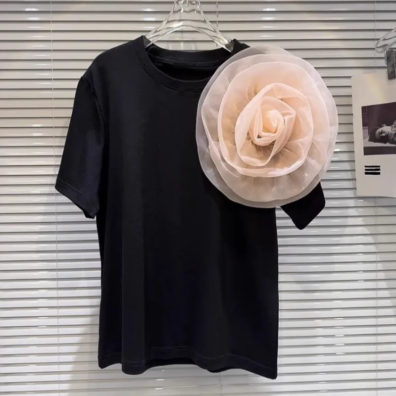 Round Neck Short Sleeve Three-dimensional Large Flower Decorative Pin Loose Designer Model T-shirt - White And Black Flowers