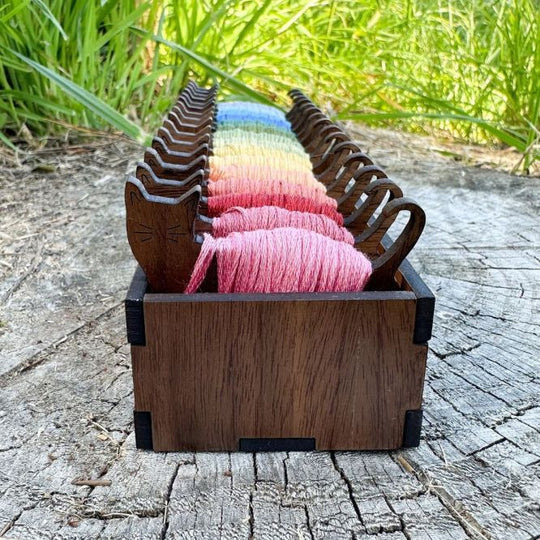 Wooden animal spool suit ornaments (rabbit with box without