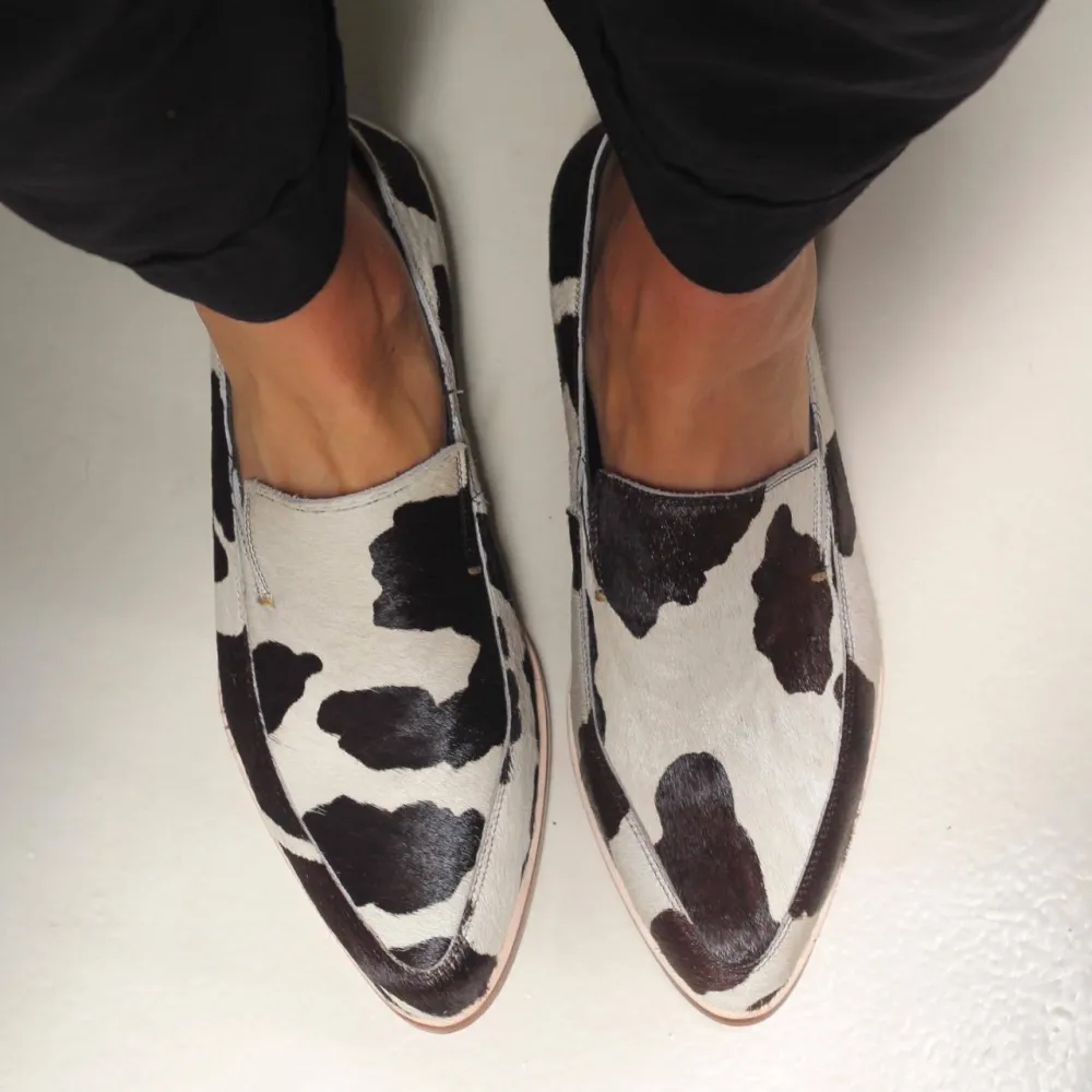 Women's Pointed Toe Shallow Mouth Cows Pattern Large Size Casual Shoes