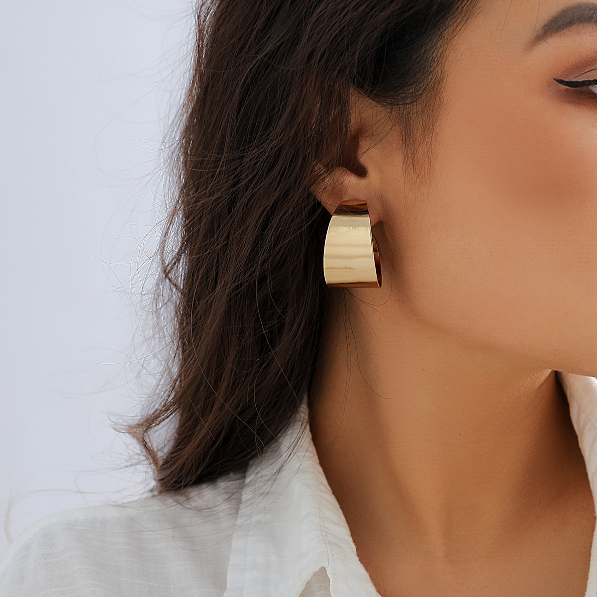 Niche Minimalist Metal Pleated Stud Earrings