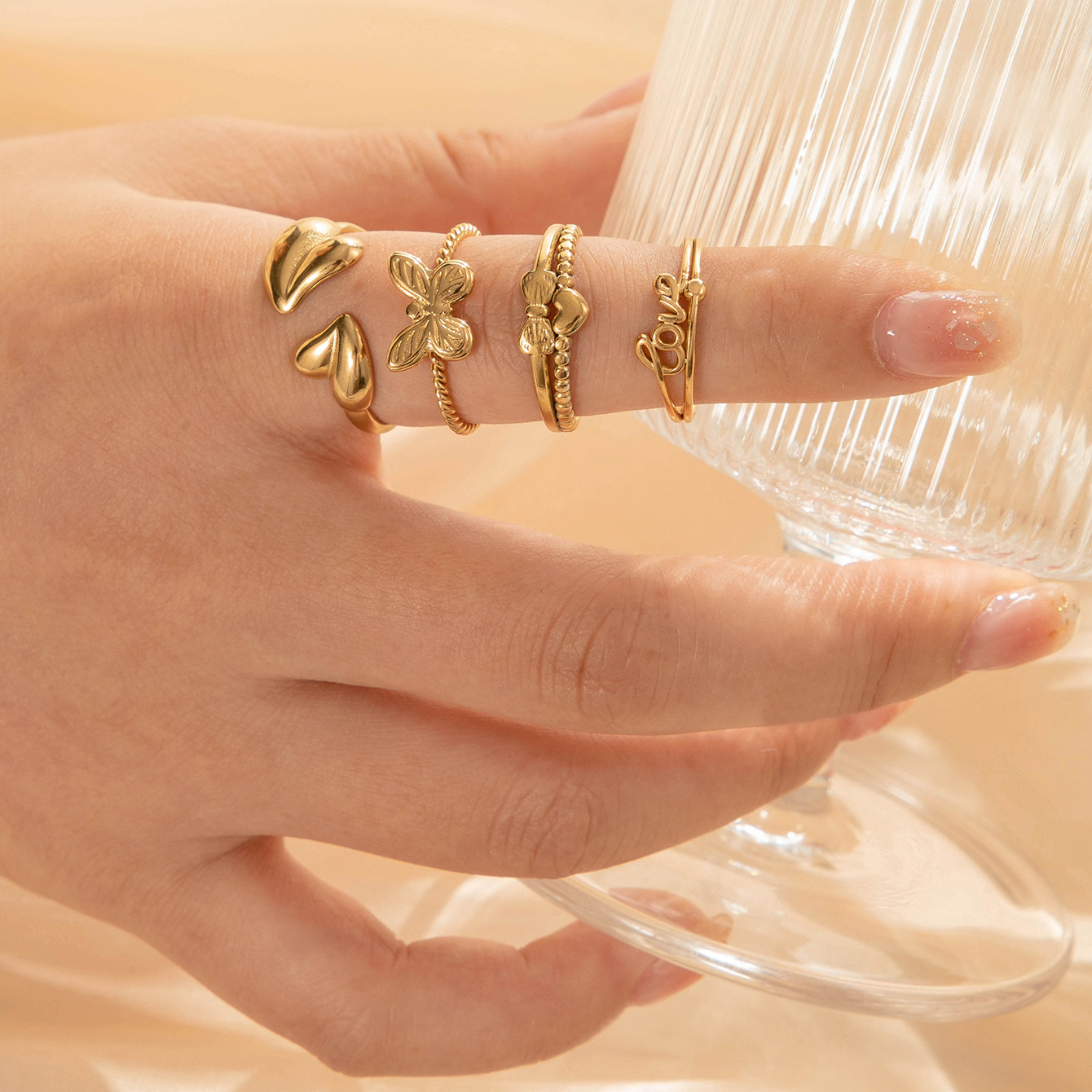 Fashionable And Minimalist Heart-shaped Bow Ring
