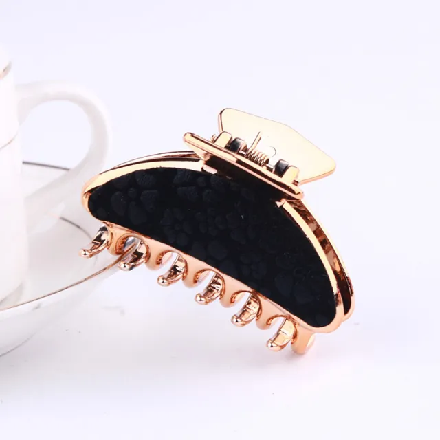 Simple Hair Clip Flower Medium Spring Grip Black - Shop at LoveMi