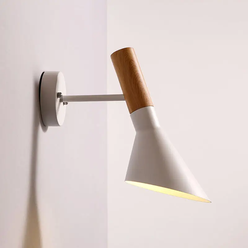 Retro Wrought-iron Wood-grain Wall Lamp