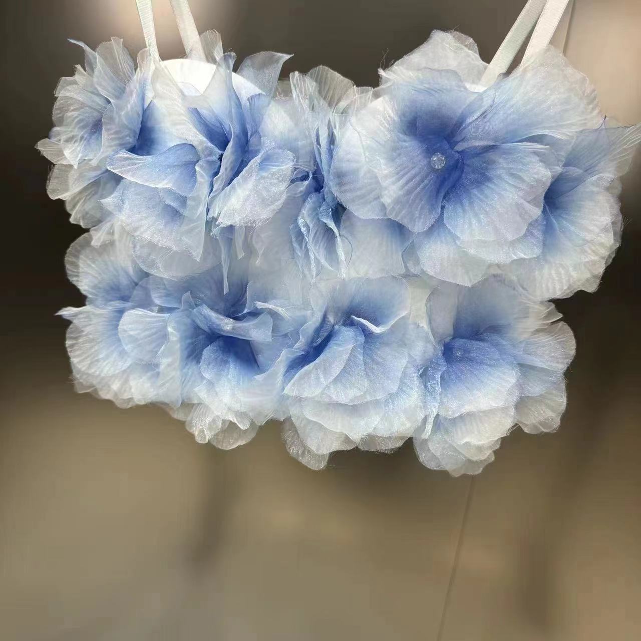 Title 11, Halo Dyed Three-dimensional Big Flower Decorati...