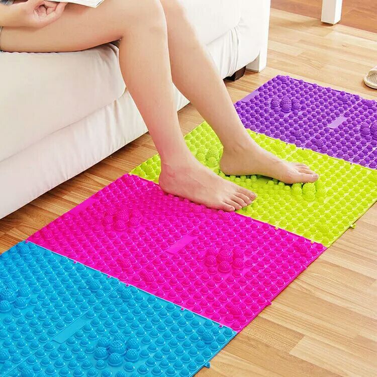 Pressure-point Training Foot Stepping On A Foot Massage Mat Foot Pad