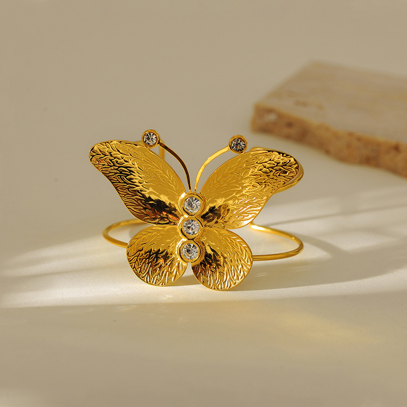 Exaggerated Inlaid Zircon Three-dimensional Butterfly Leaves Open Bracelet