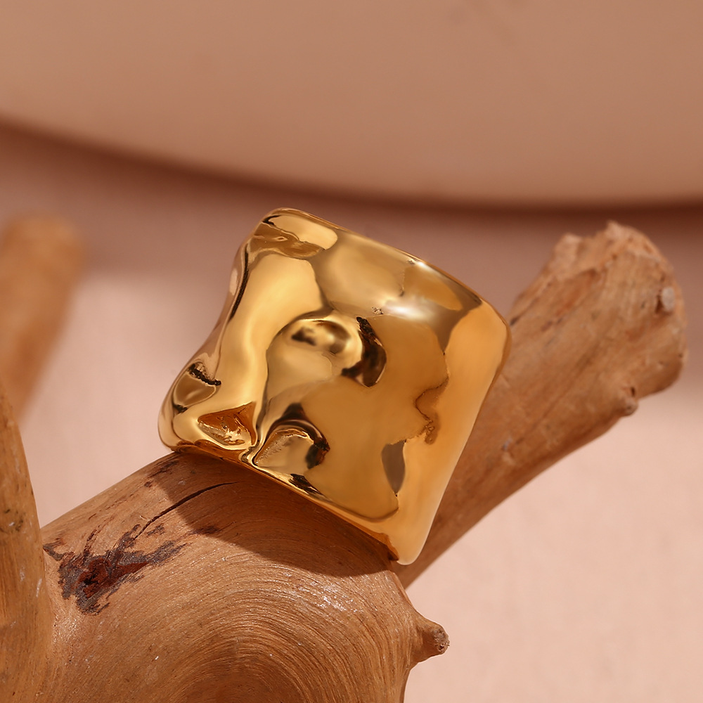 Minimalist Niche Stainless Steel 18K Gold Plated Wave Pattern Face Ring