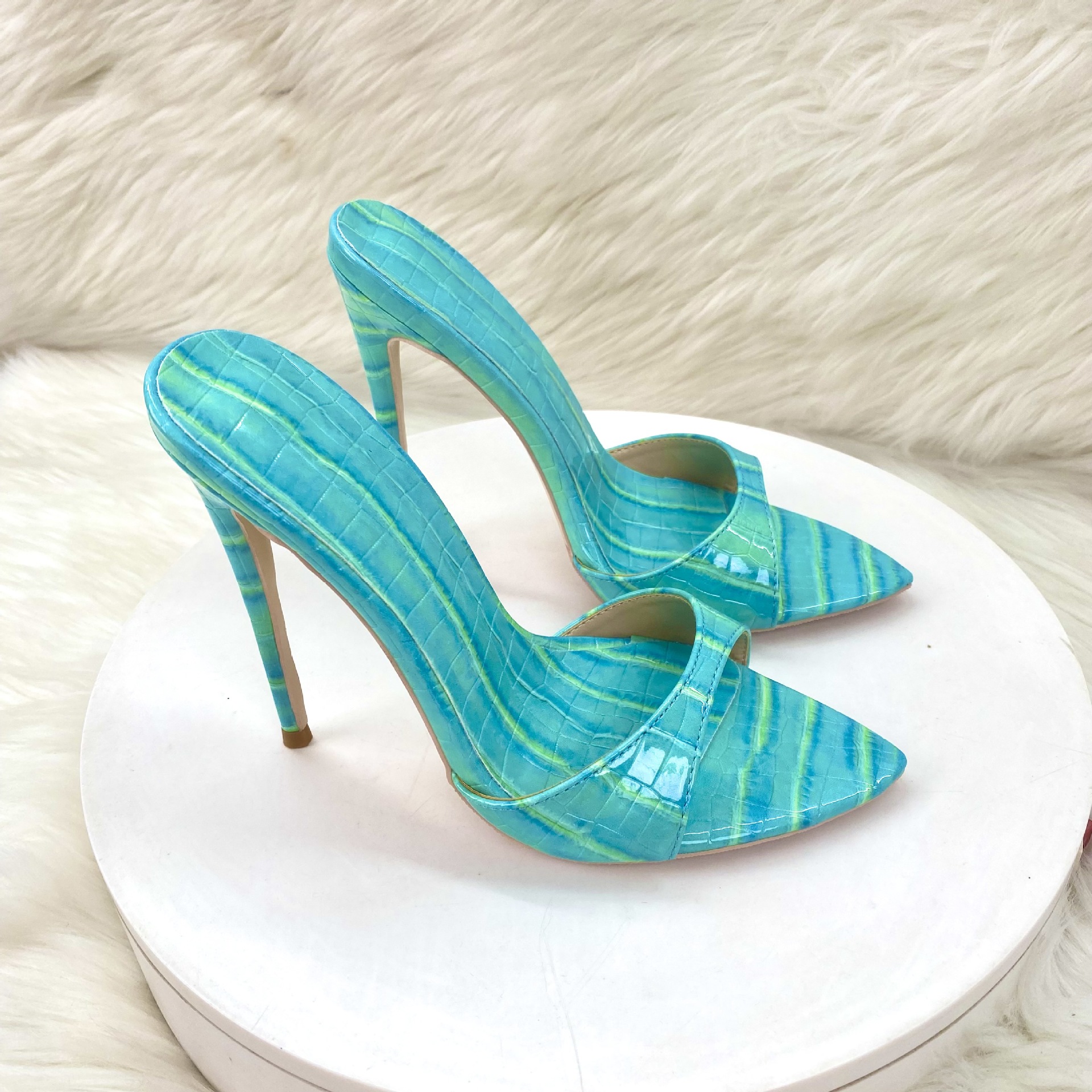 https://cf.cjdropshipping.com/quick/product/09760303-ac00-4b61-8005-75b9eaec3fa2.jpg