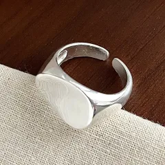 Smooth-surface Elliptical Ring With Raised And Recessed Geometric Design - Platinum - View 1