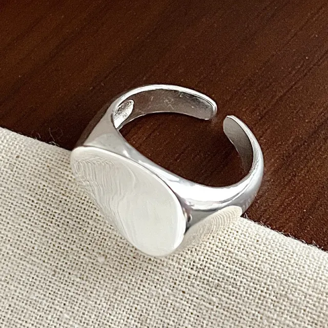 Smooth surface Elliptical Ring With Raised And Recessed Geometric Design Platinum - Shop at LoveMi