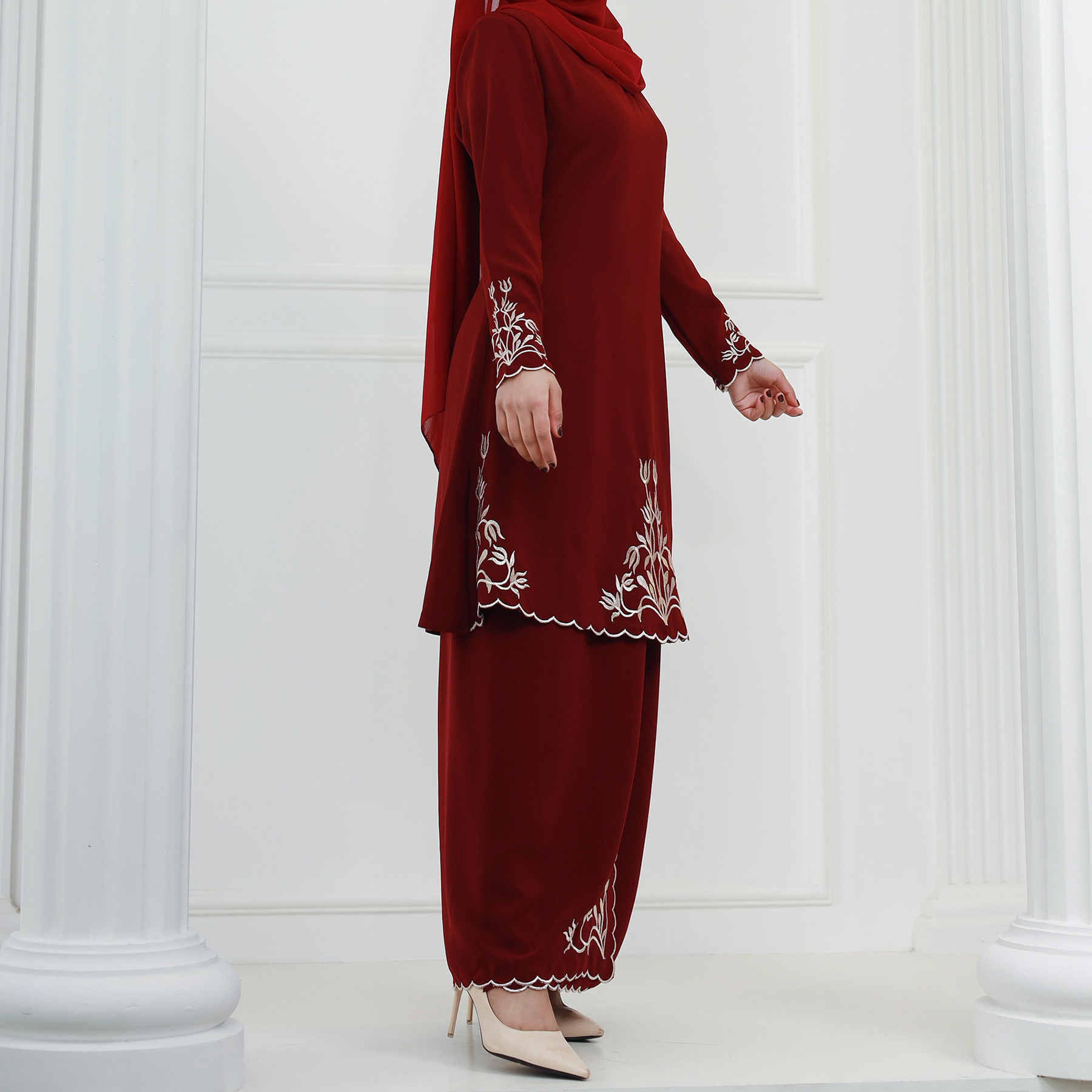 Malay Middle East Exquisite Embroidery Suit Women Wine Red - Shop at LoveMi