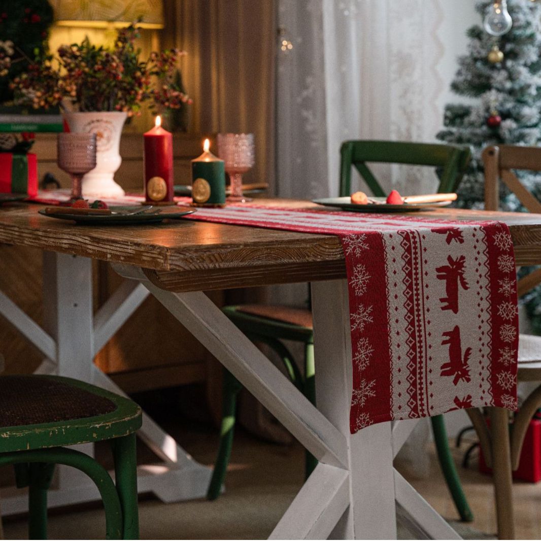 Home Christmas Jacquard Table Runner (Jacquard Red