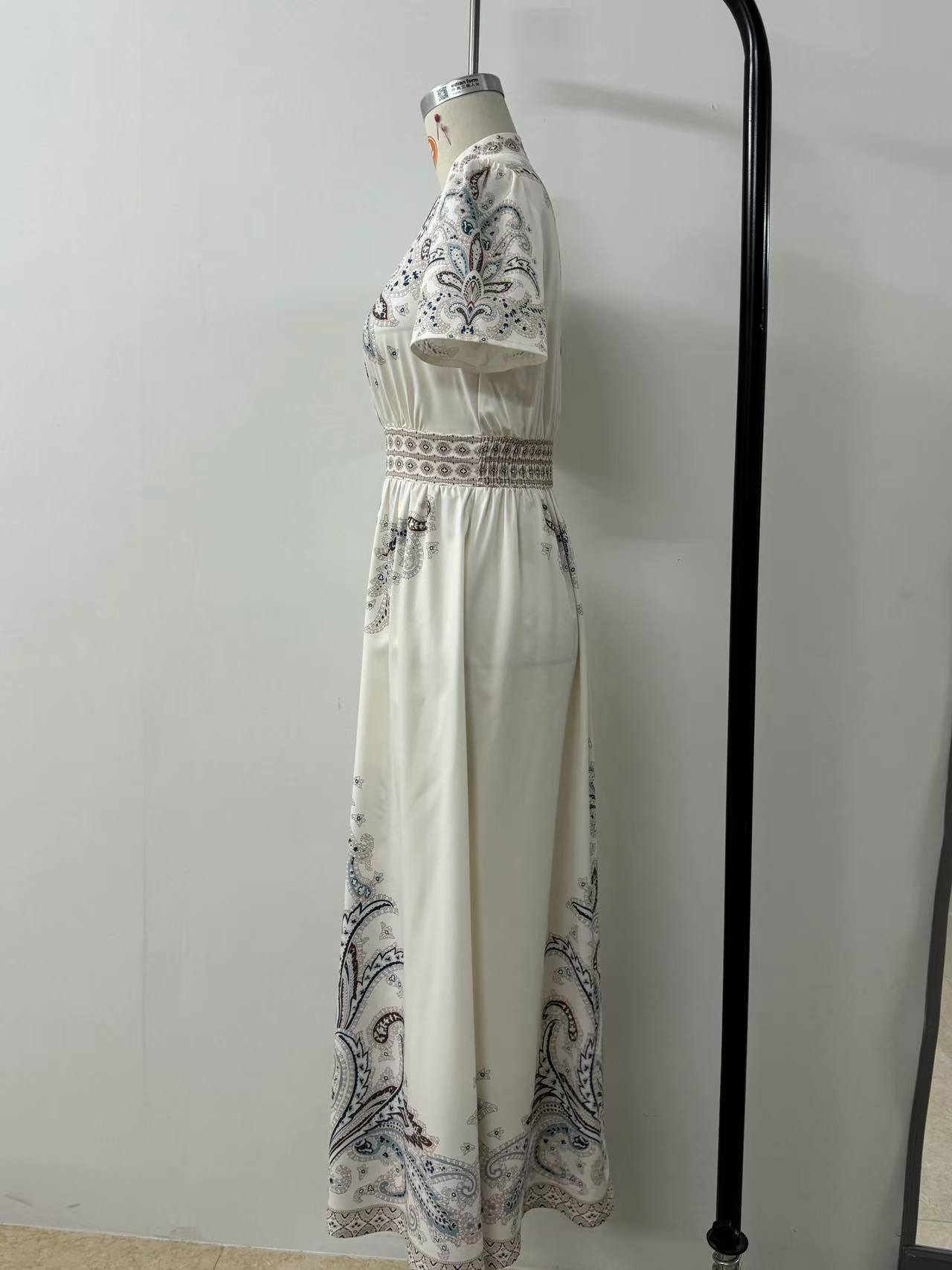 Buy Women's Clothing Online | Buy Trending Dresses for Women