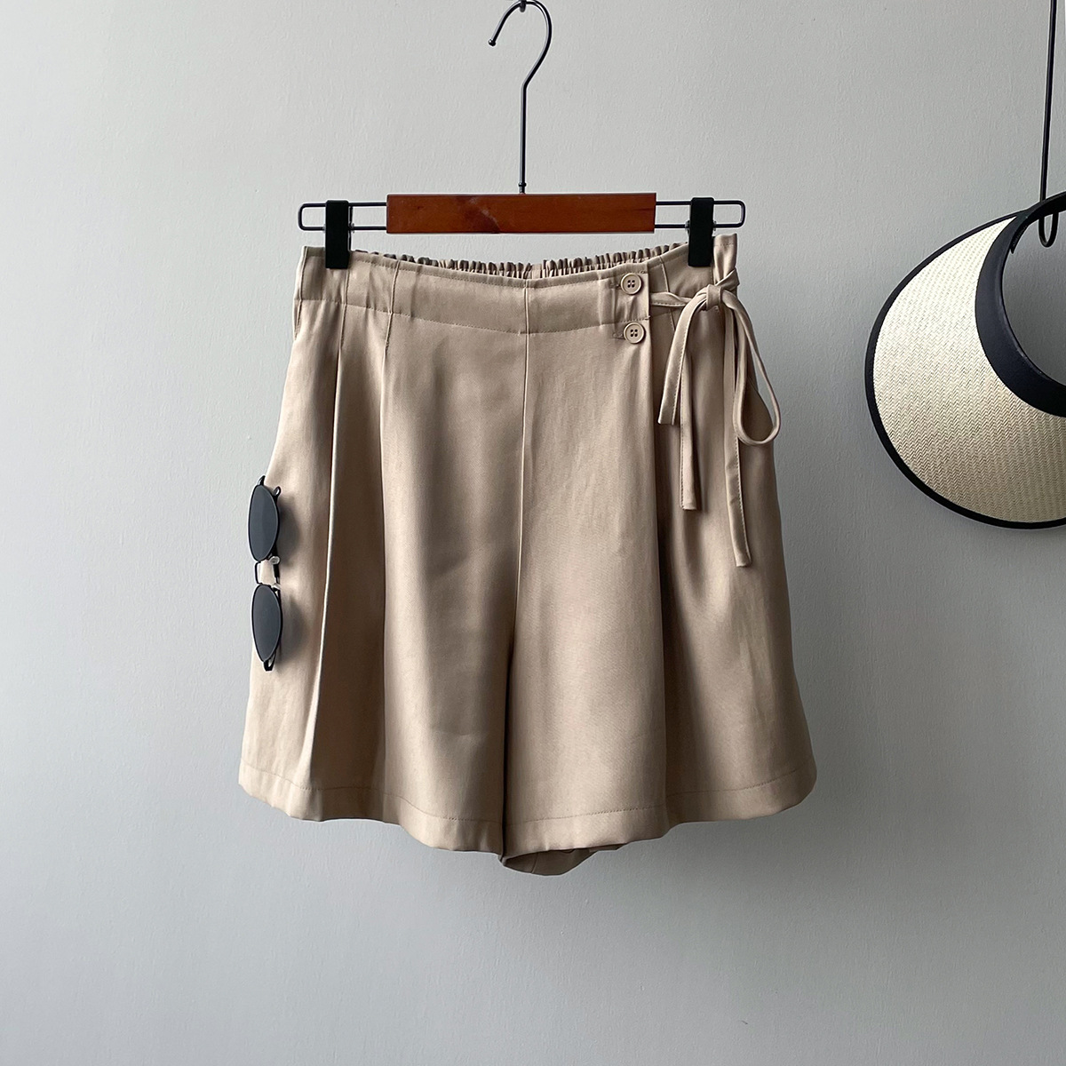 Title 15, Damen Sommer Shorts mit hohem Bund, Schnürung u...