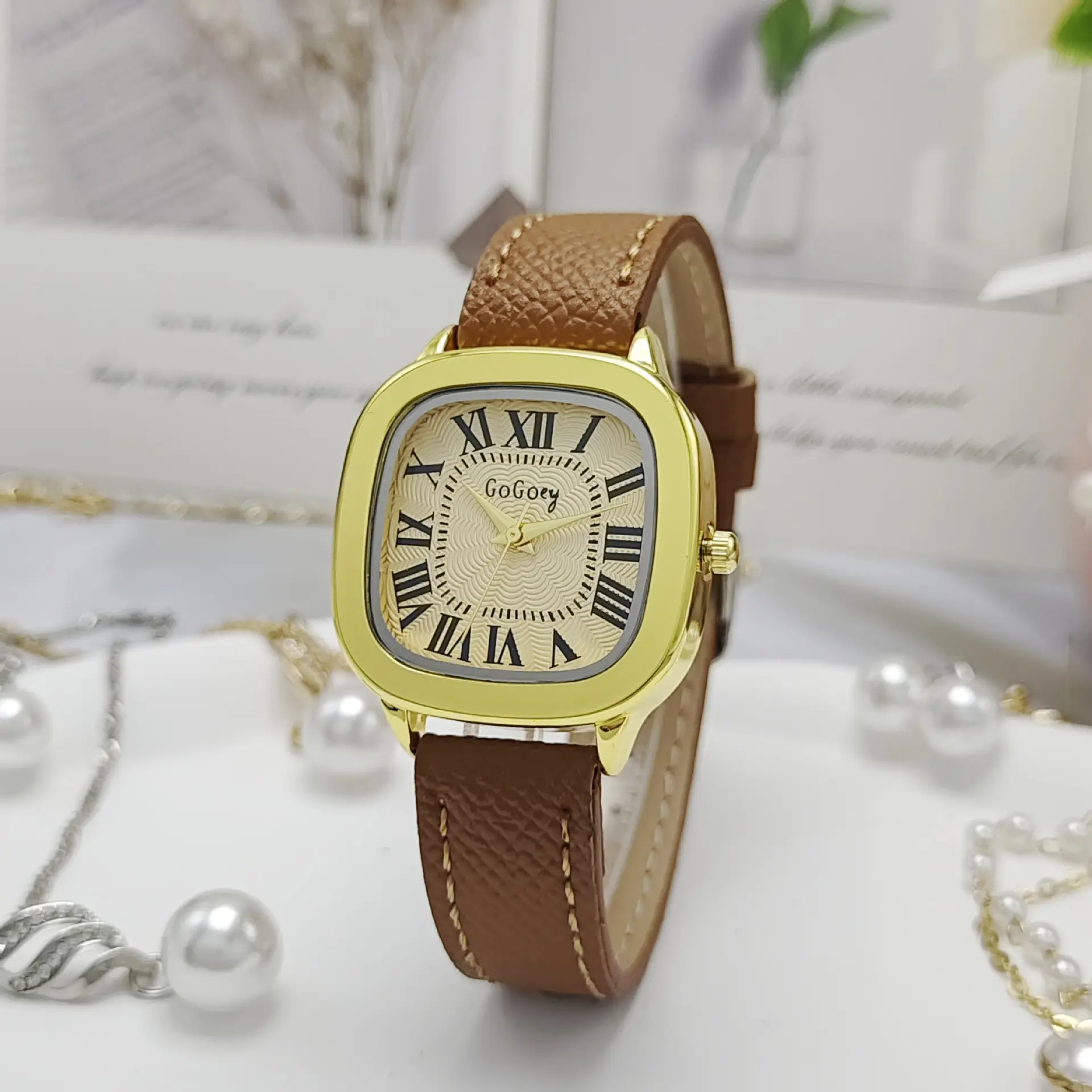 Retro Roman Dial Leather Strap Watch