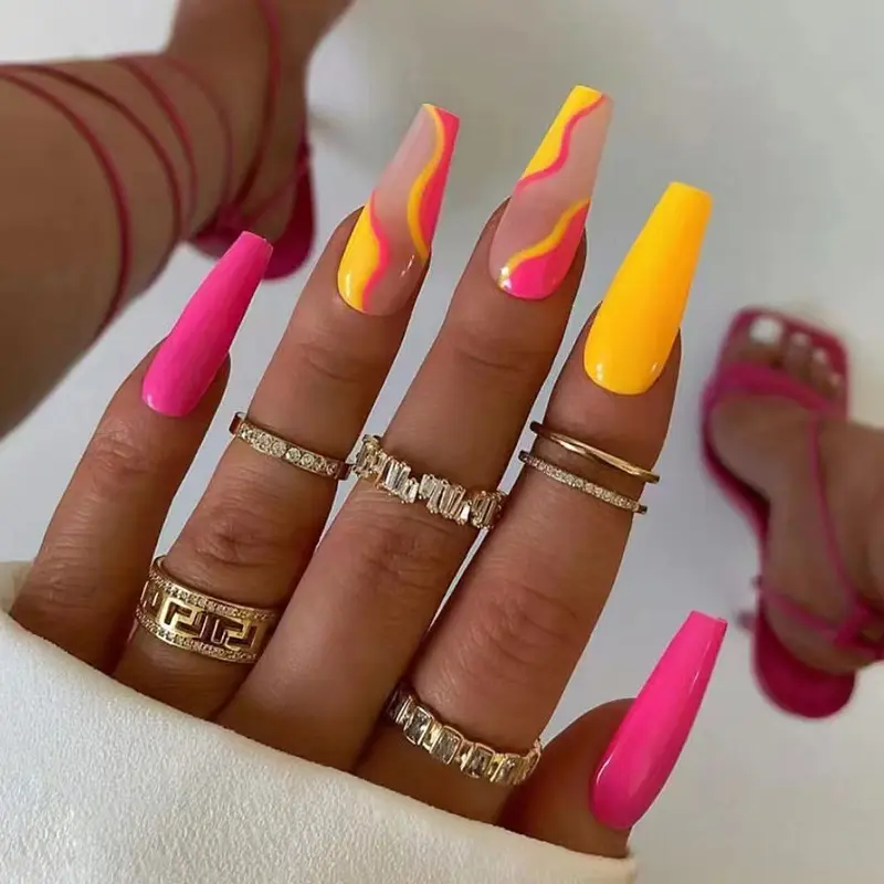 Nail Tip Yellow Rose Red Boxed
