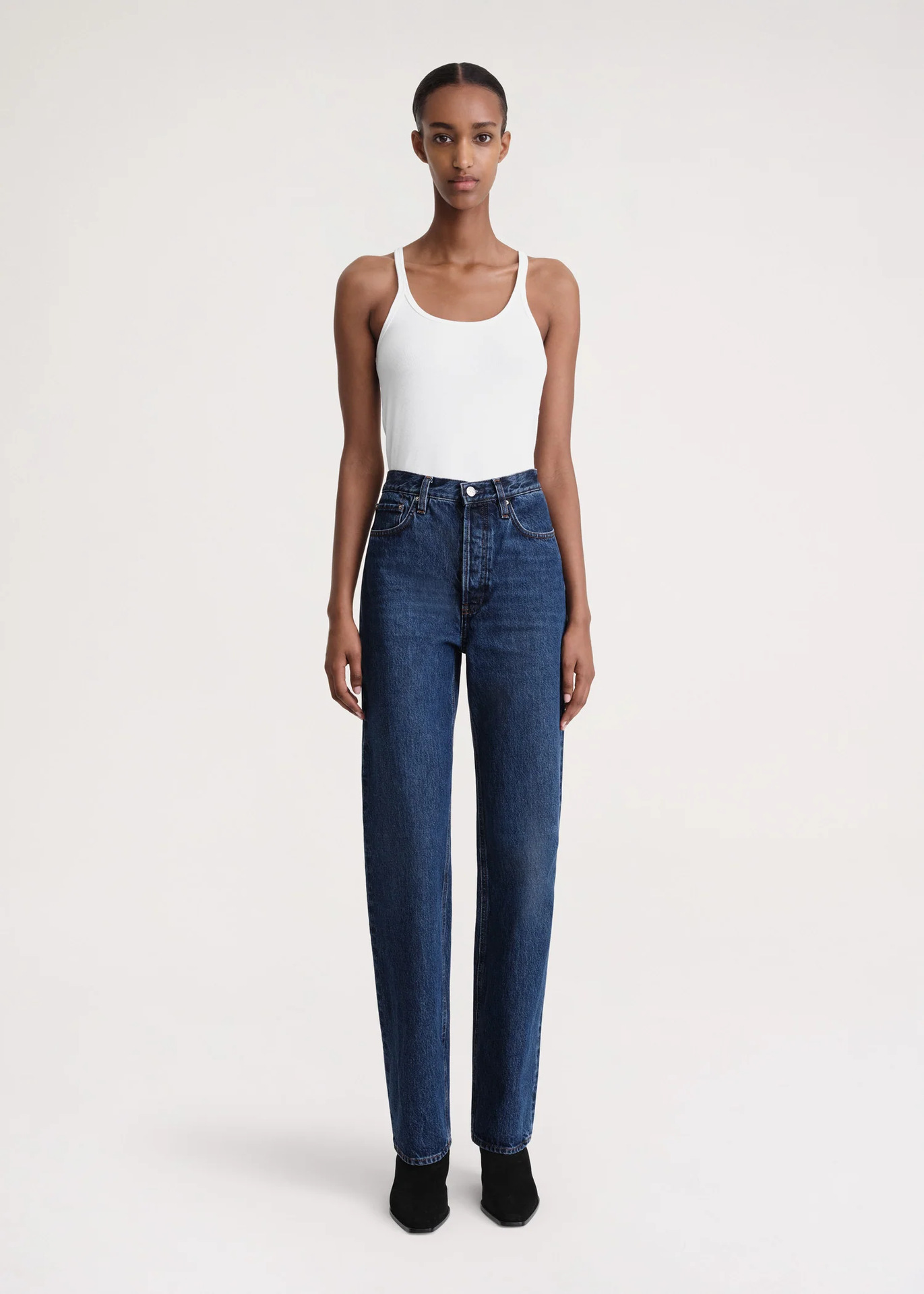 Title 15, Schlichte Damen Jeans in Dunkelblau mit geradem...