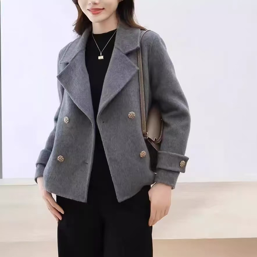 Elegant And Fashionable Wool Coat For Women 7
