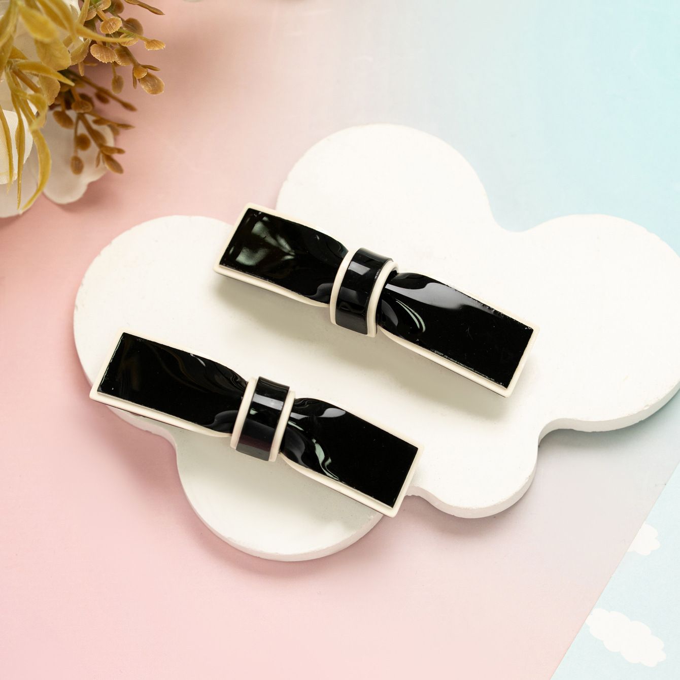 Bow Spring Sweet Acrylic Hairpin