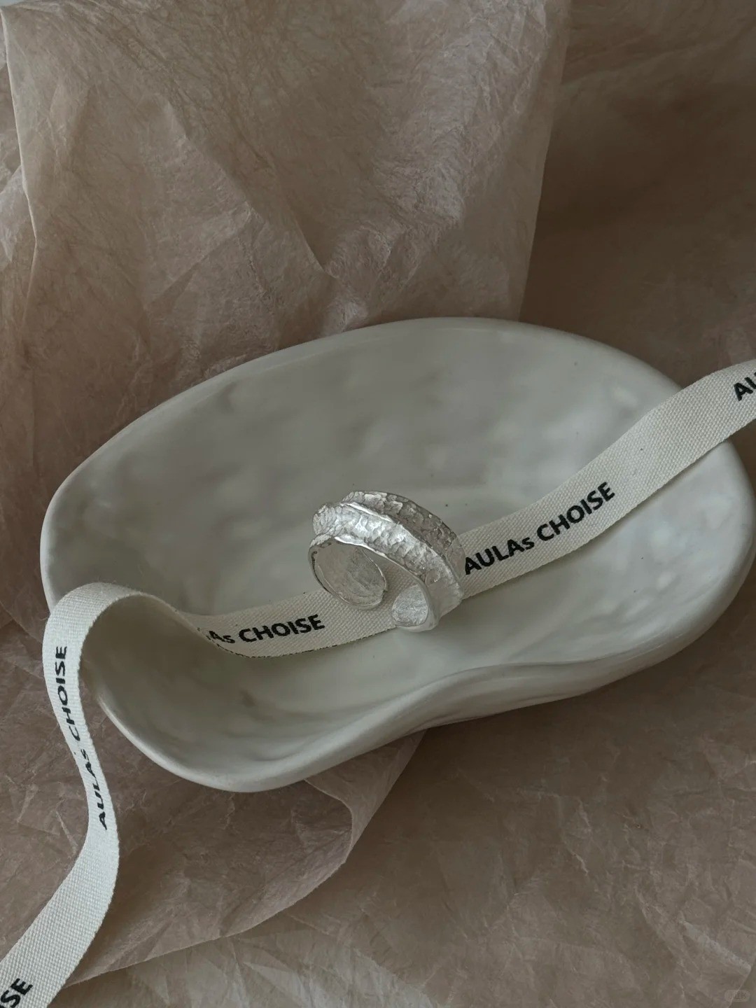 Light-luxury High-end Ring With A Niche Designer-inspired Design