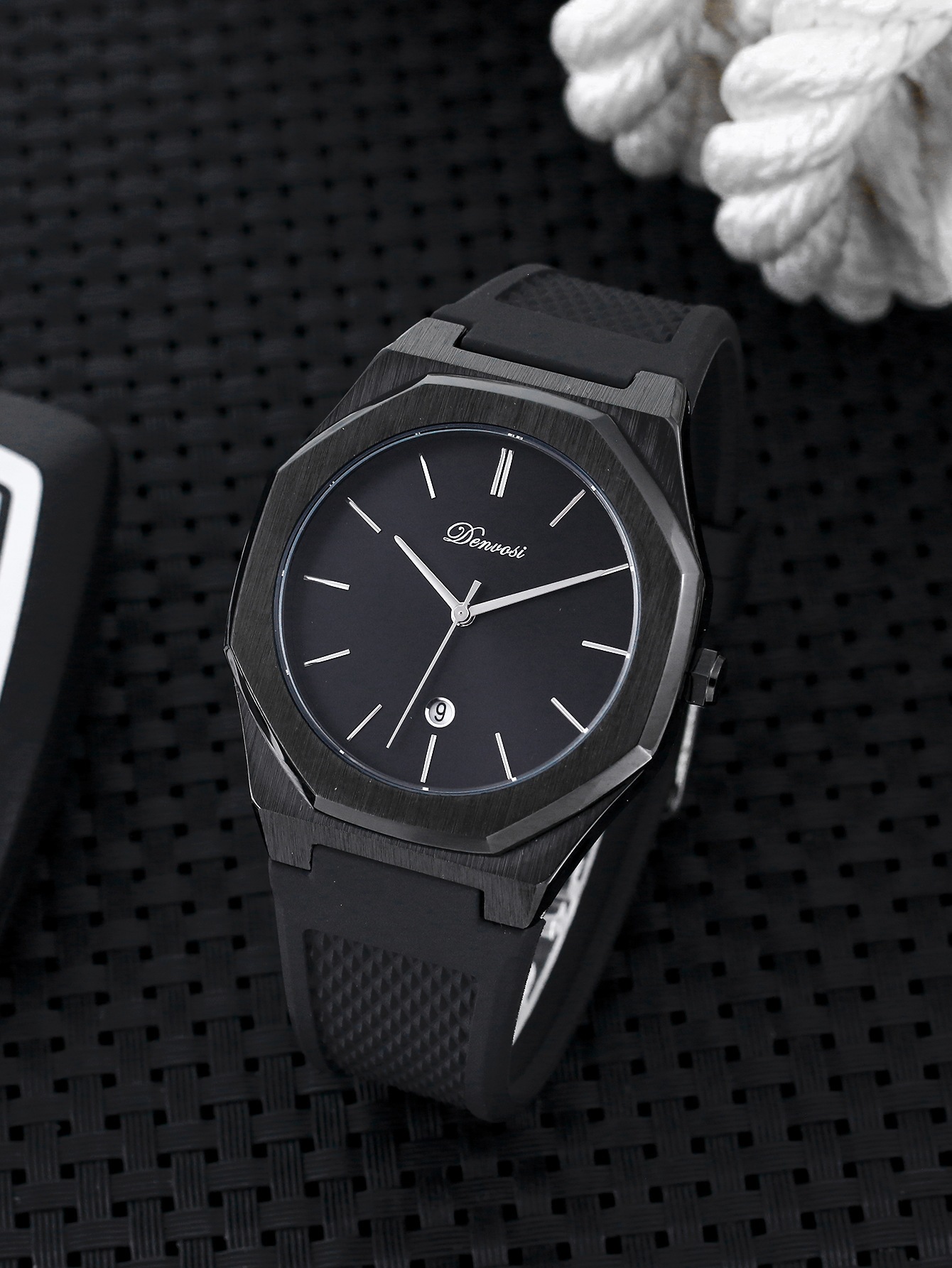 Elegant And Minimalist Waterproof Quartz Watch For Men 7