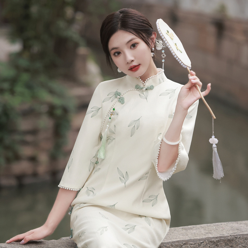 Lace Bell-Sleeve Cheongsam Dress, picture 9 of 9