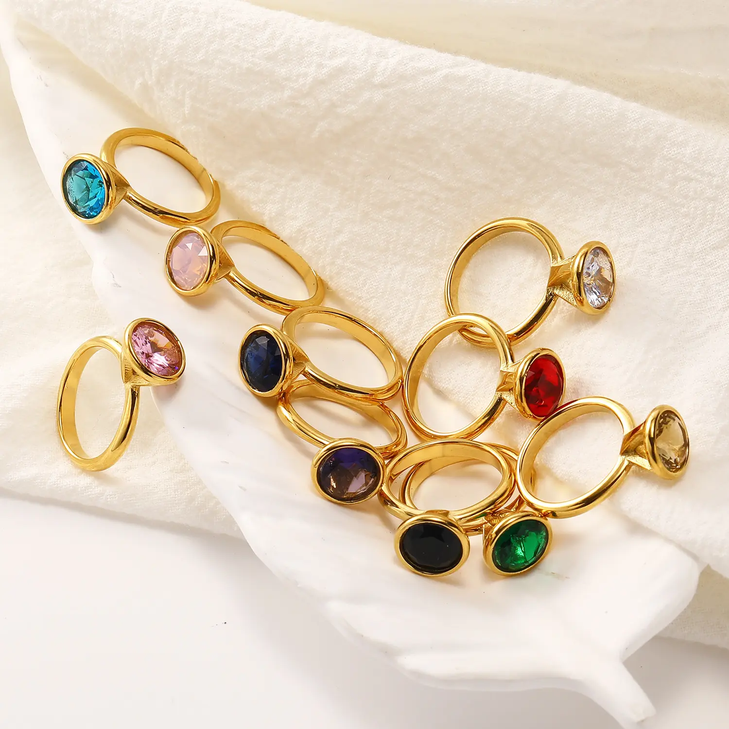 High-end Round Zircon Titanium Steel Womens Ring