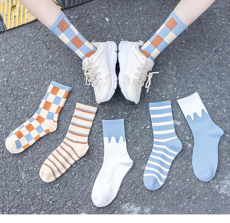 Title 1, Ladies autumn and winter retro socks