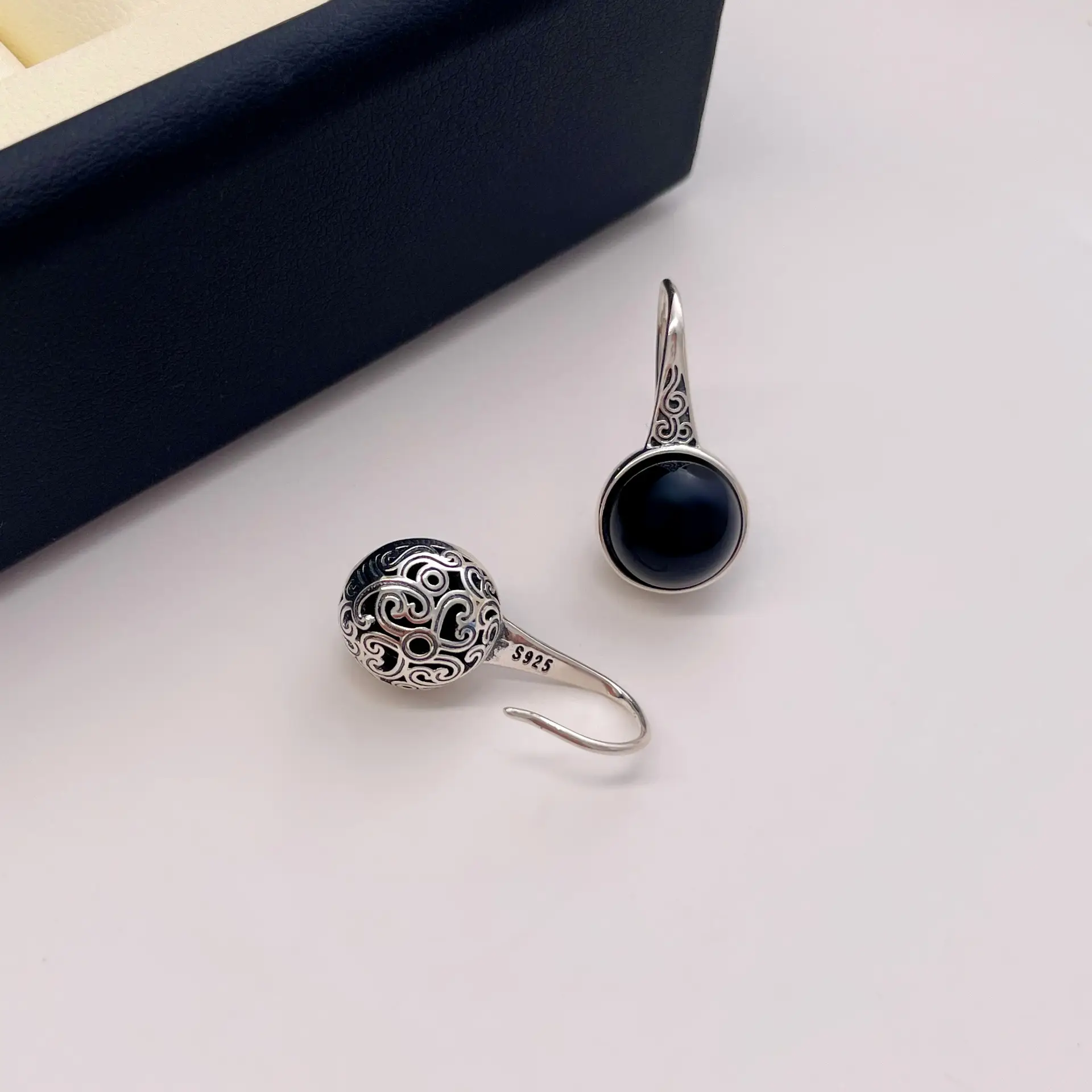 Women's Retro Black Agate S925 Silver Earrings