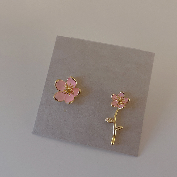 Women's Retro Asymmetric Drip Glazed Flower Stud Earrings