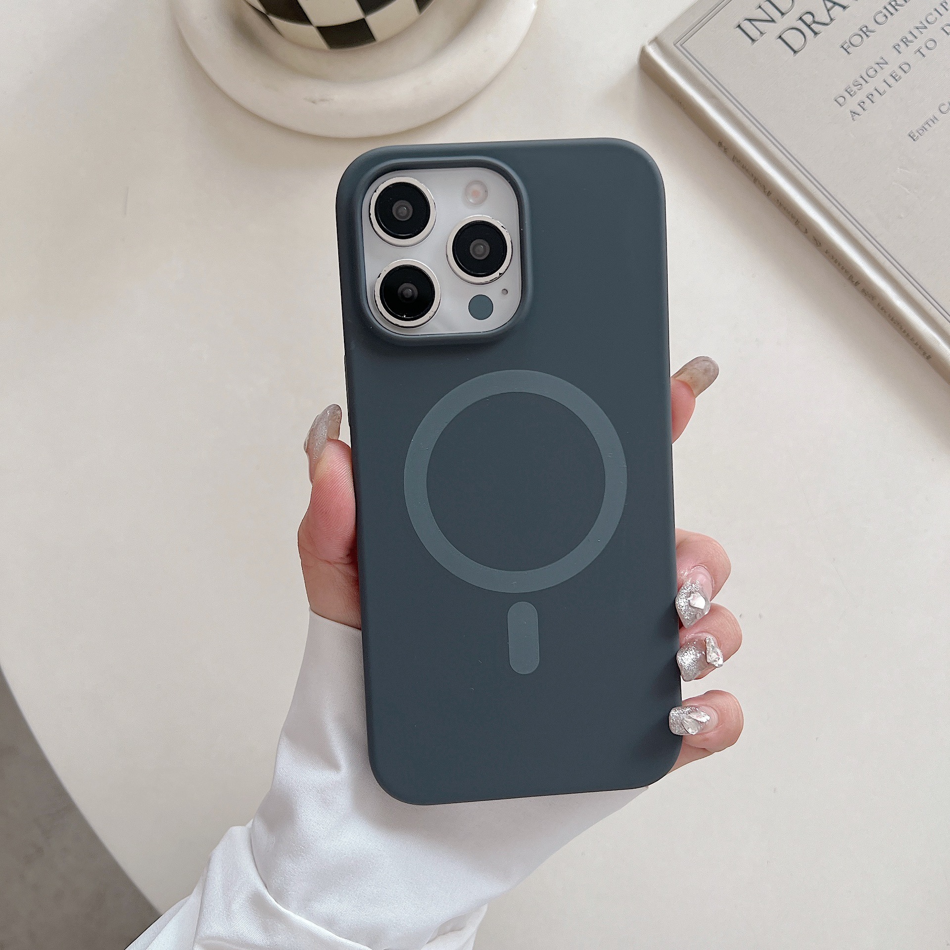 Solid Color Liquid Silicone Large Hole Magnetic Phone Case - Image 8