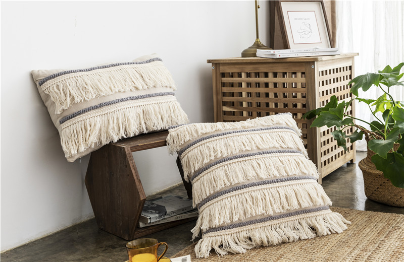 Title 2, Cotton and long fringed pillowcase