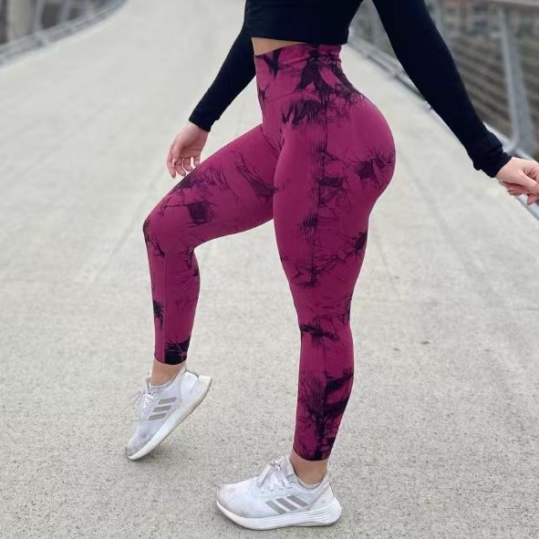 Seamless tie-dye yoga pants – supplier lifestyle photo 13