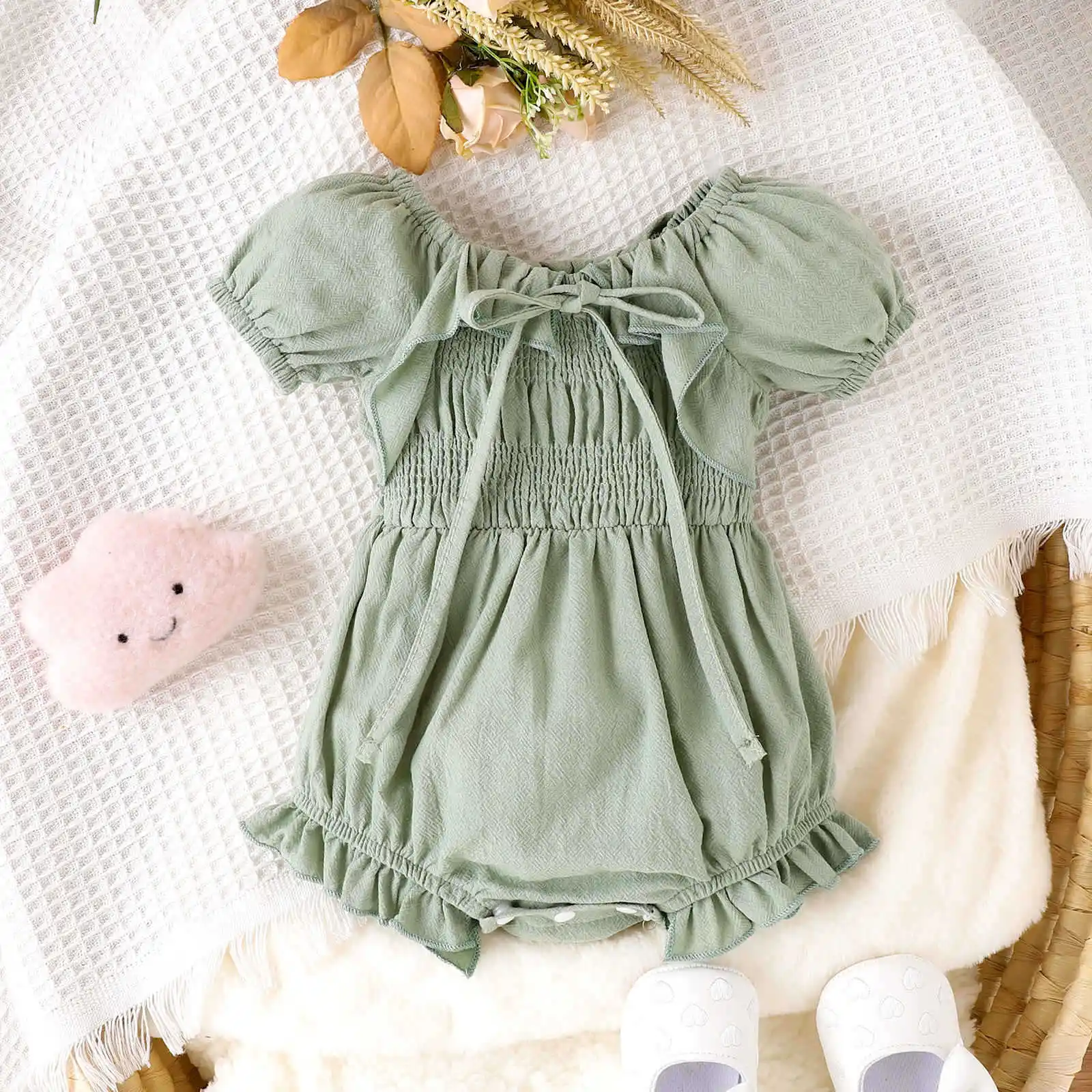 Sweet Puff Sleeve Smocking Lace Siamese Triangle Bottom-covering Rompers